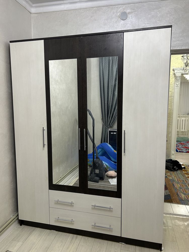 Продается срочно Шифоньер