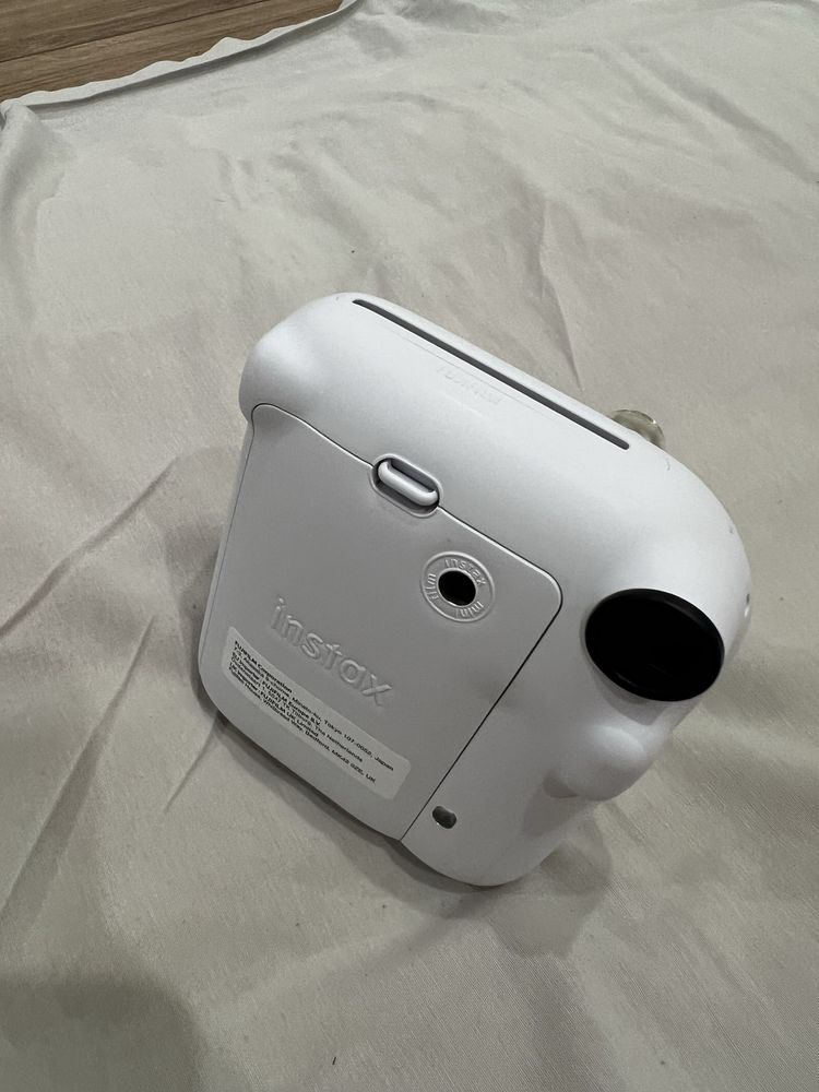 Продам Instax mini 12