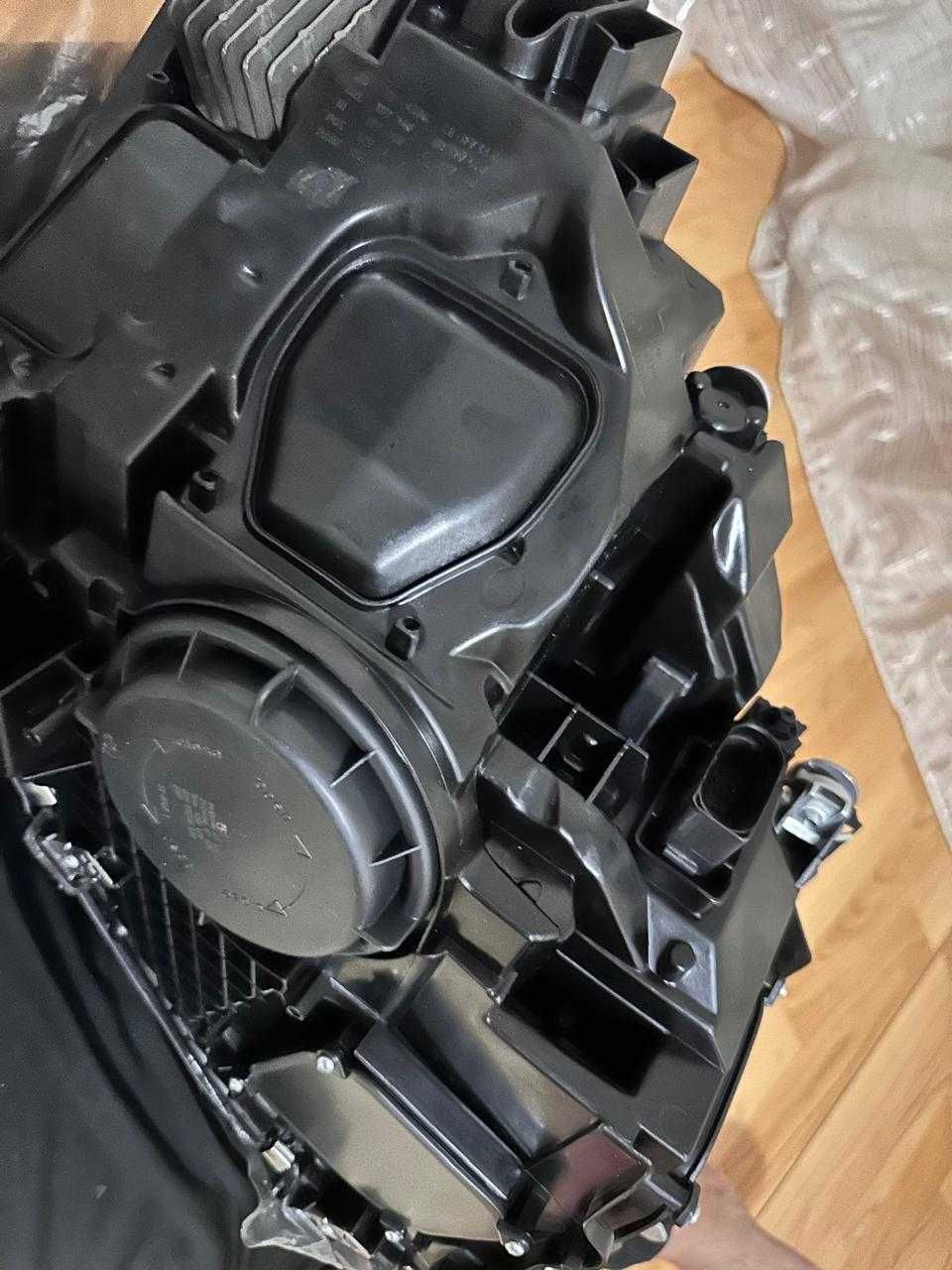 Продам левую фару мерс 222