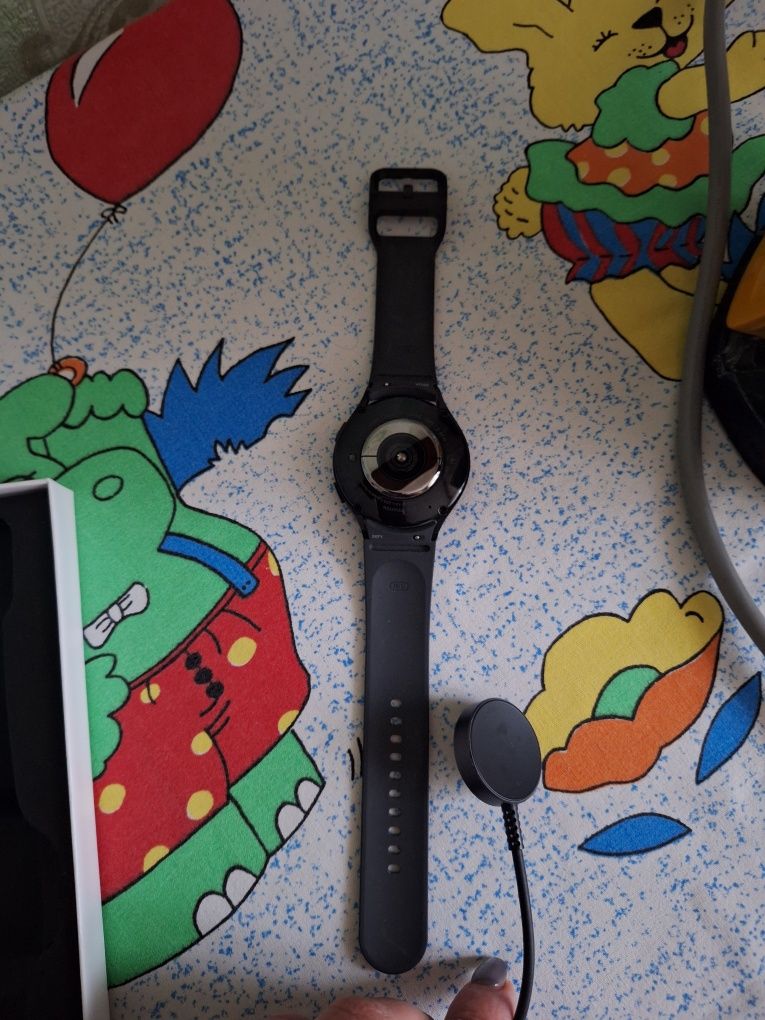 Срочно продам часы Samsung Watch 5