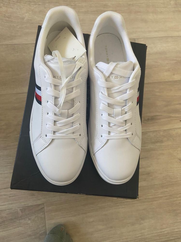 Продам кеды кроссовки оригинал tommy hillfiger