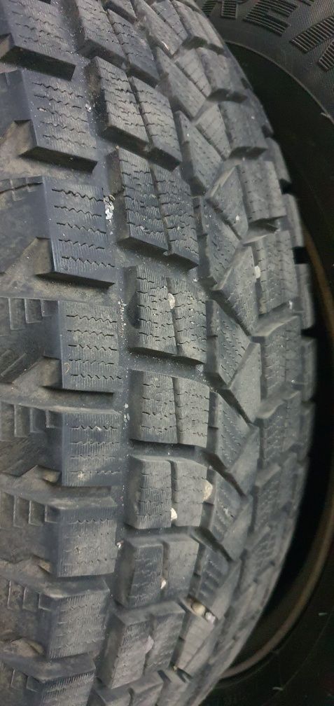 Продам комплект колёс на зиму 235 70 R16