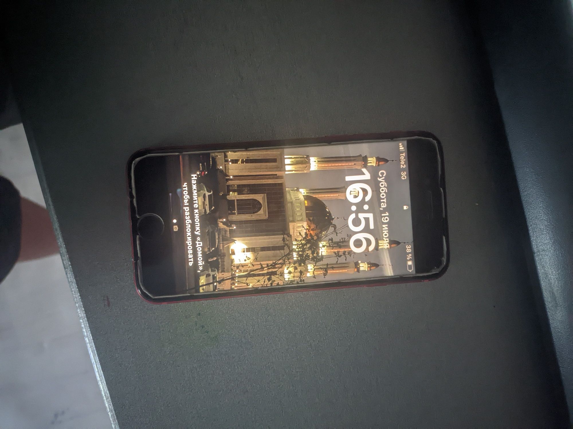 Iphone 8 в хорошом состояние