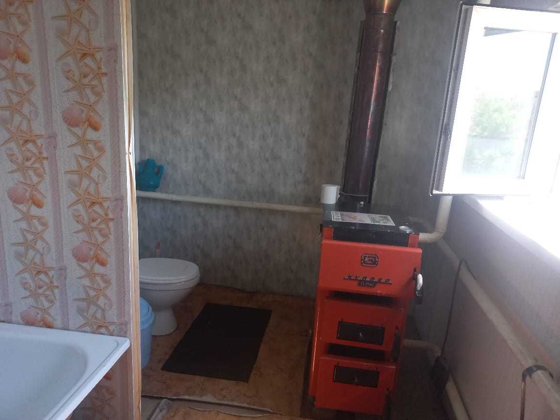 Продам 4-комн шпальный дом в Береке