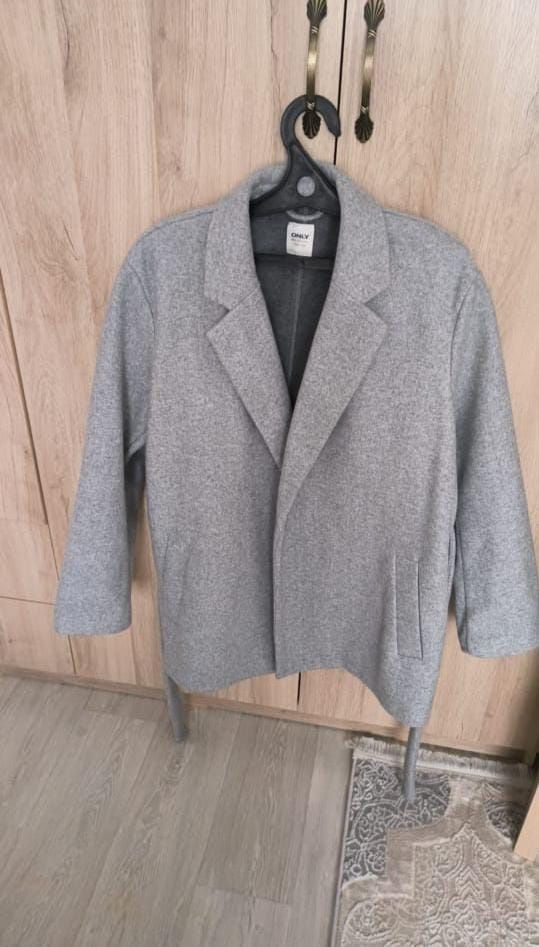 Продам женское пальто, кардиган
