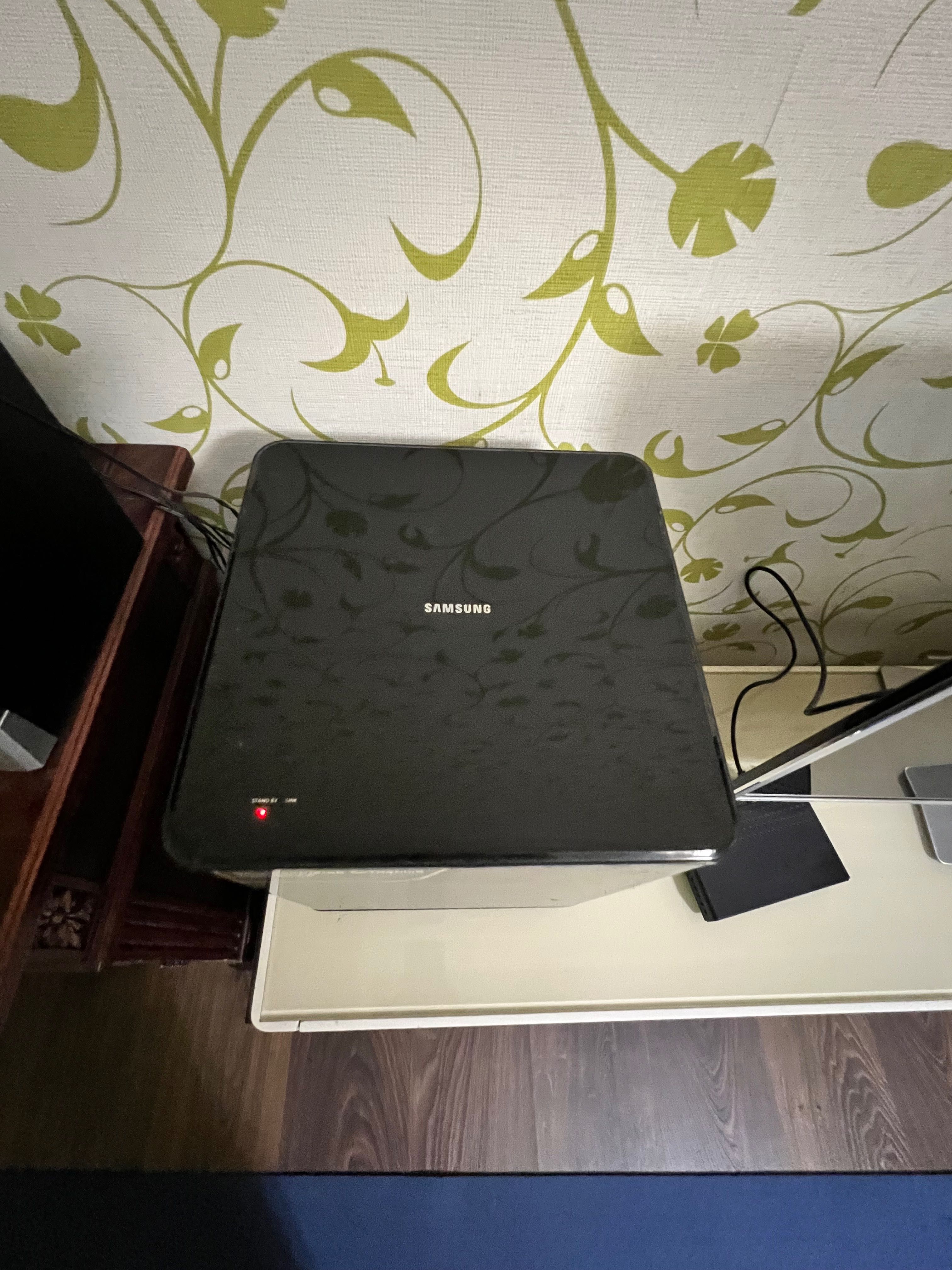 Продам домашний кинотеатр Samsung HT-E8200
