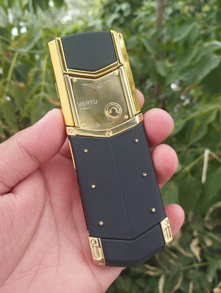 Vertu signature S модели