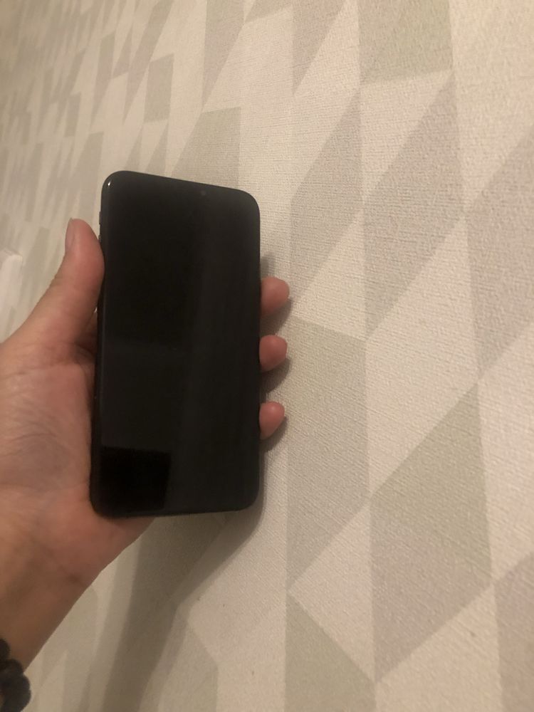 Iphone XS в хорошем состоянии