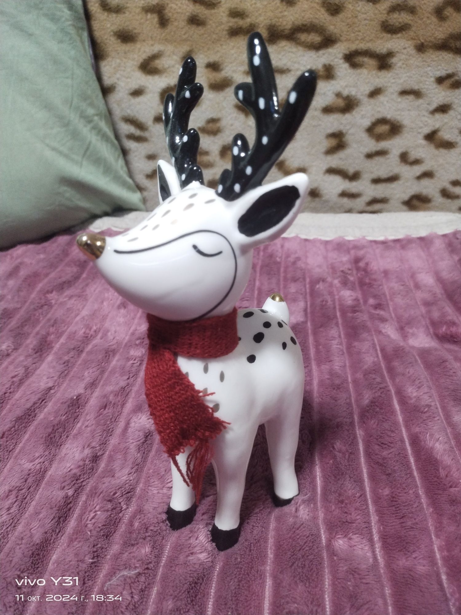 Продаются керамические игрушки.