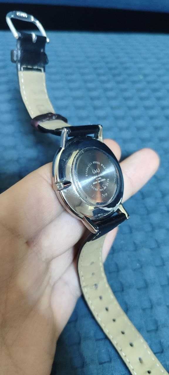 часы кварцевые q&q qz01j302y нержавеющая сталь