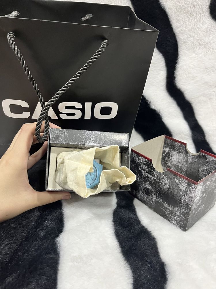 Продам G-shock casio оригинал с документами абсолютно новые