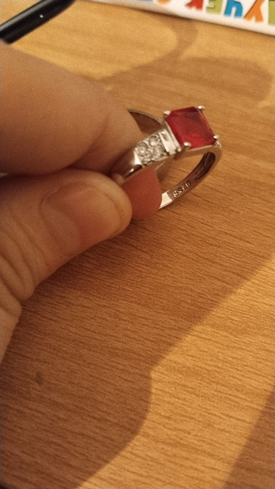 Серебряное кольцо с коробкой