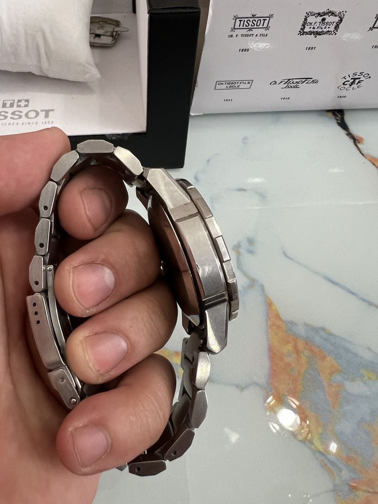 Tissot prc 200 с металлическим ремешком