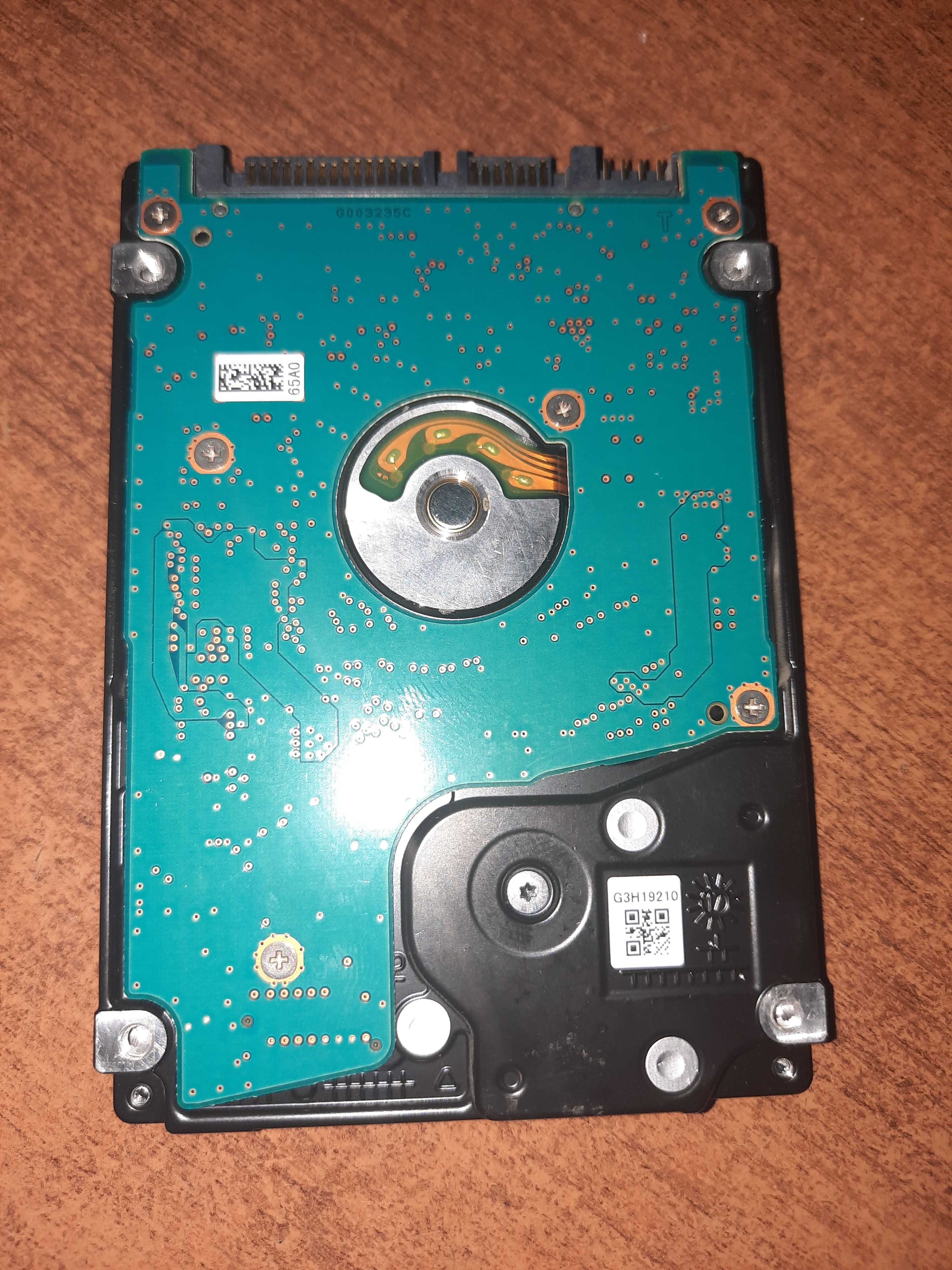 жесткий диск 1000gb Toshiba на Ноутбук (Без битых сектором почтиновый)