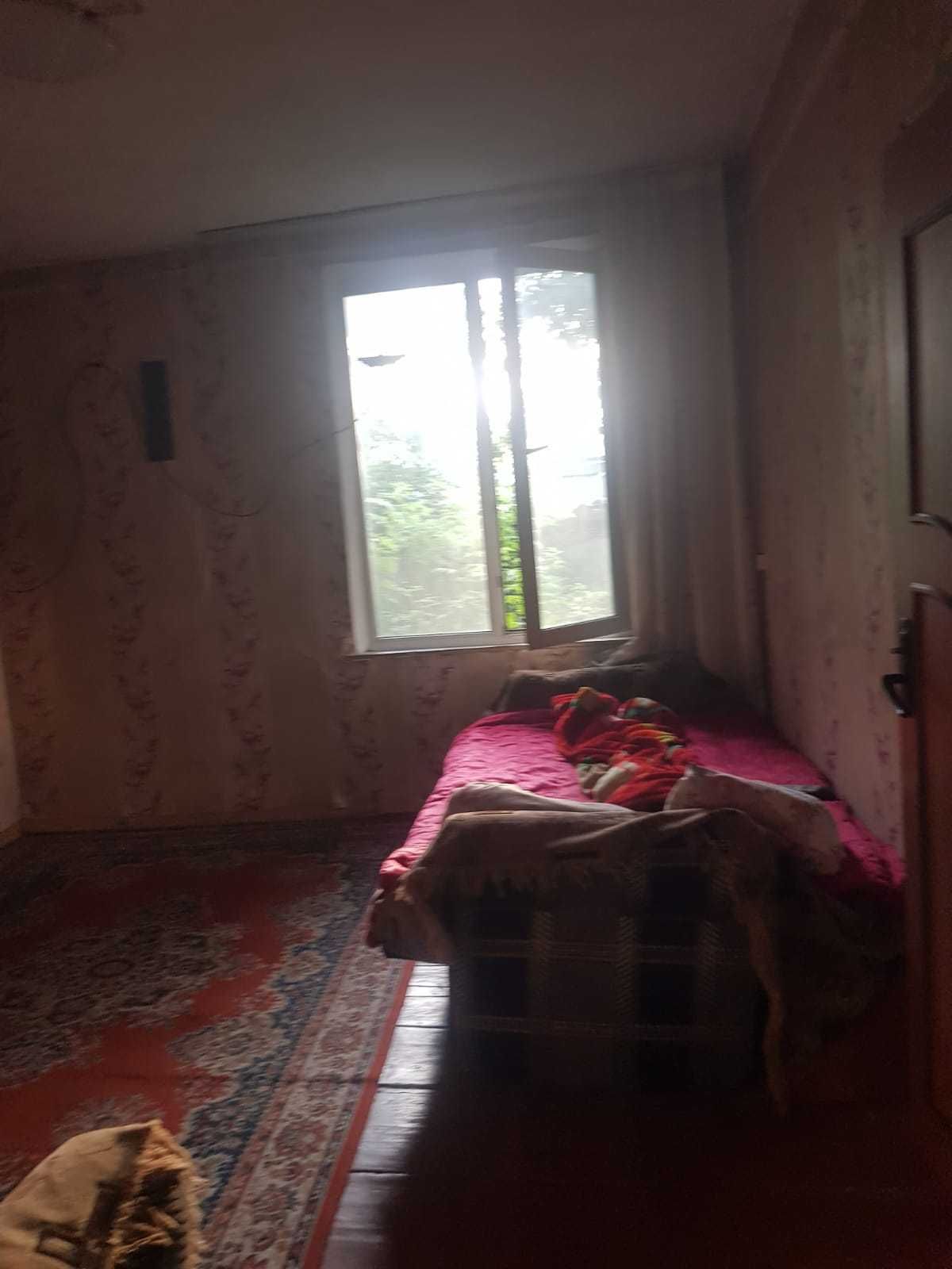 Продаётся 3-комнатная квартира в доме барачного типа