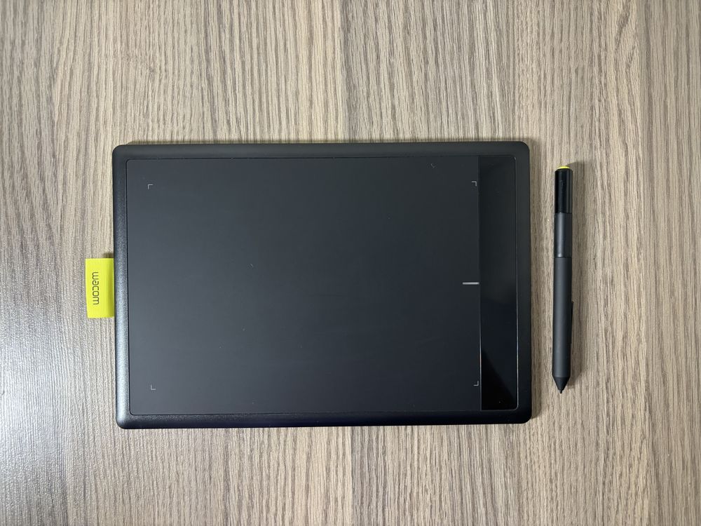 Графический планшет Wacom One Medium