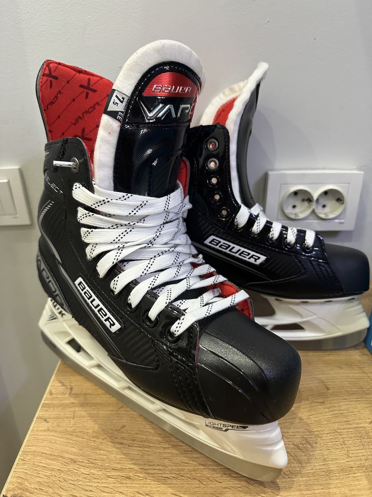Коньки Bauer Select новые