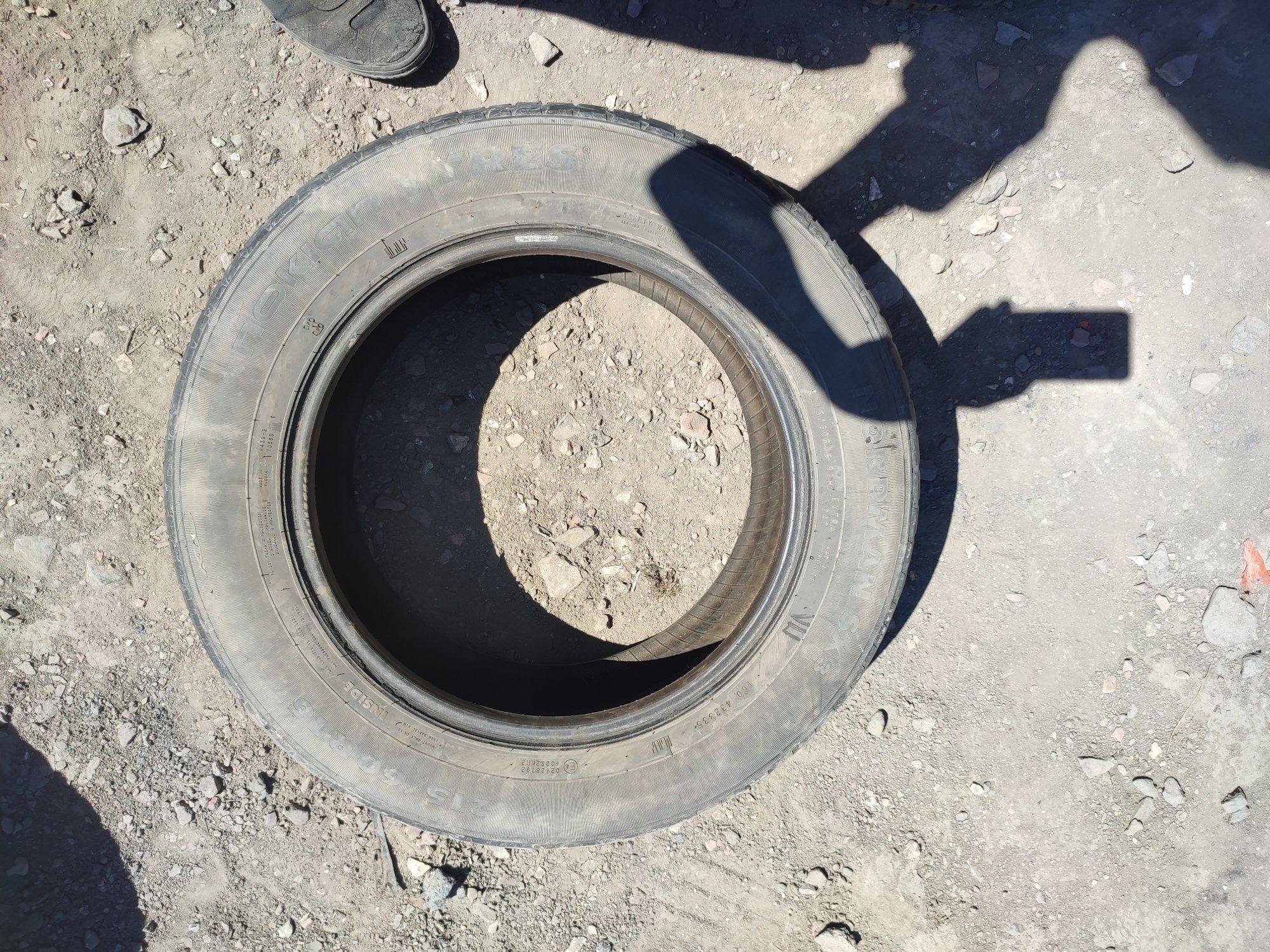 Шина безккмерка размер 215/60 R16