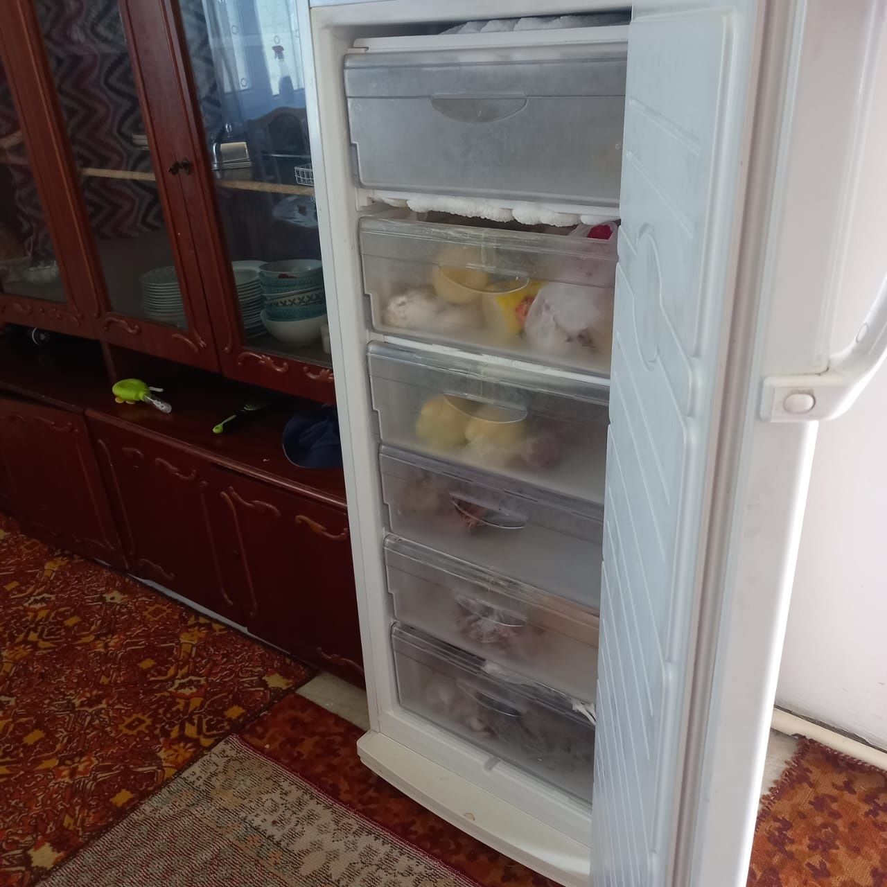 Продам морозильник