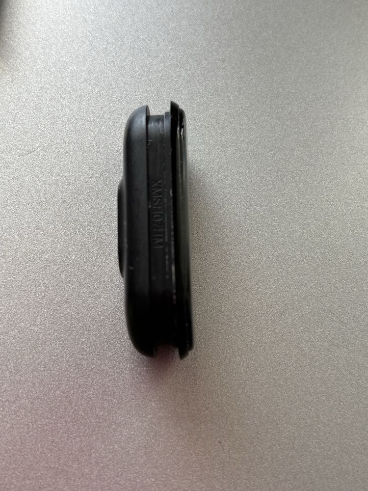 Mi Band 4 самый миниатюрный (рабочий, заряд держит, отдам быстро)