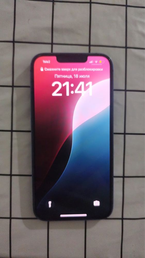 продаю iphone 13