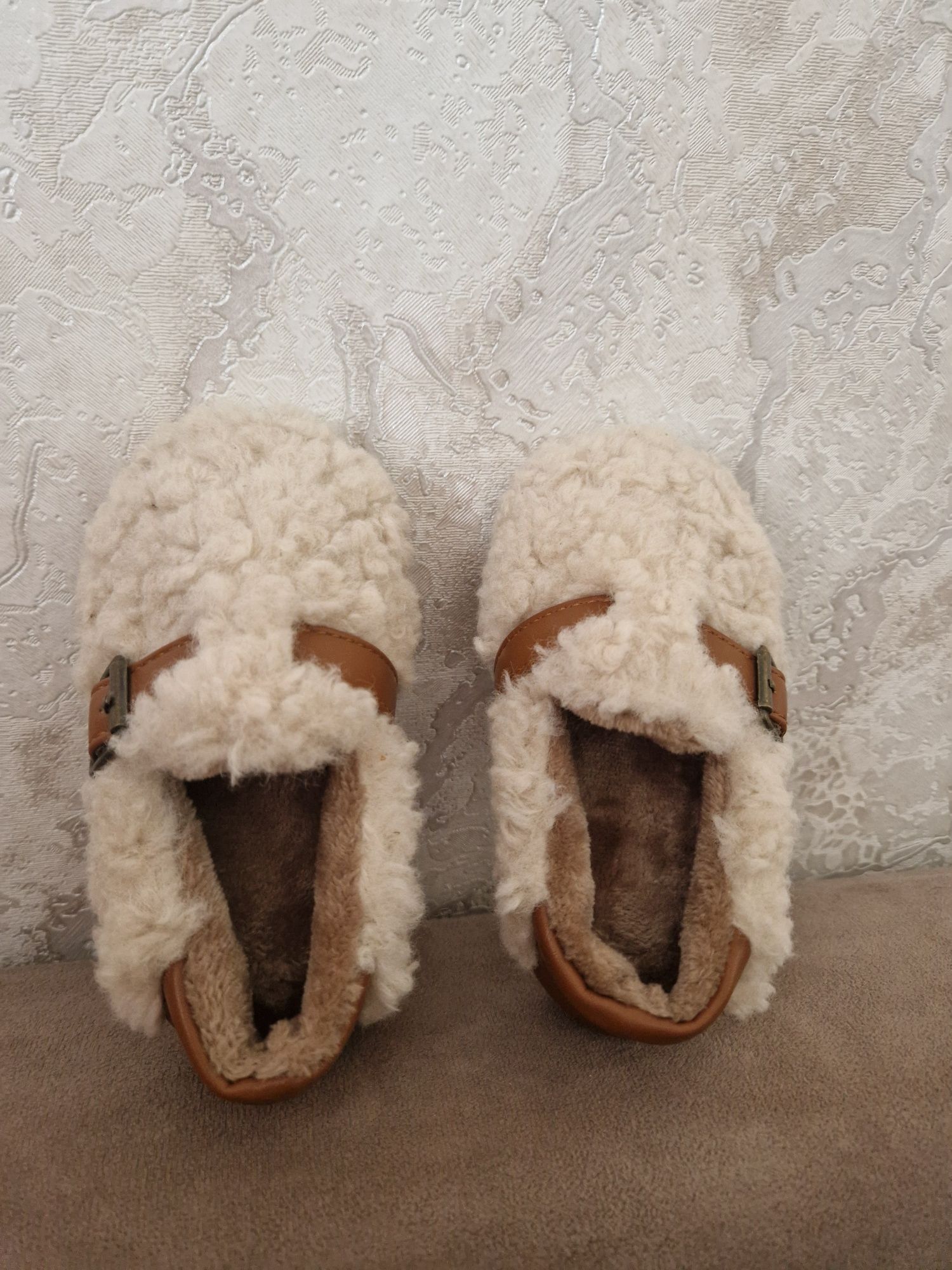 Продам детскую обувь
