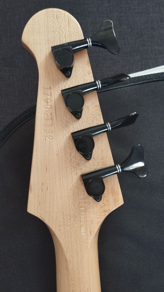 Бас гитара Gibson EB4