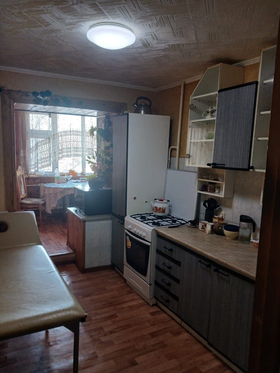 Продам 3-х комнатную квартиру +(2пристройки над подъездом) + 6метров