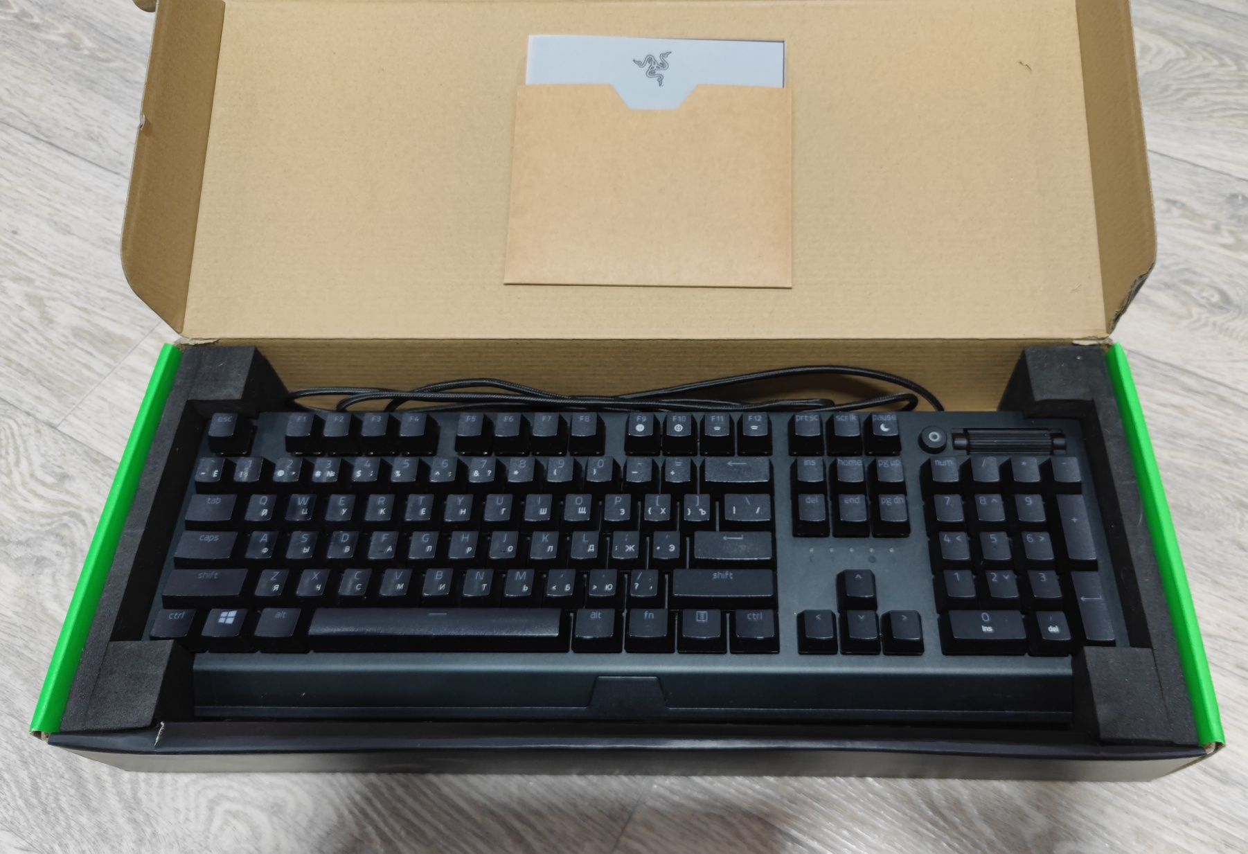 продам механическую клавиатуру Razer BlackWidow v3