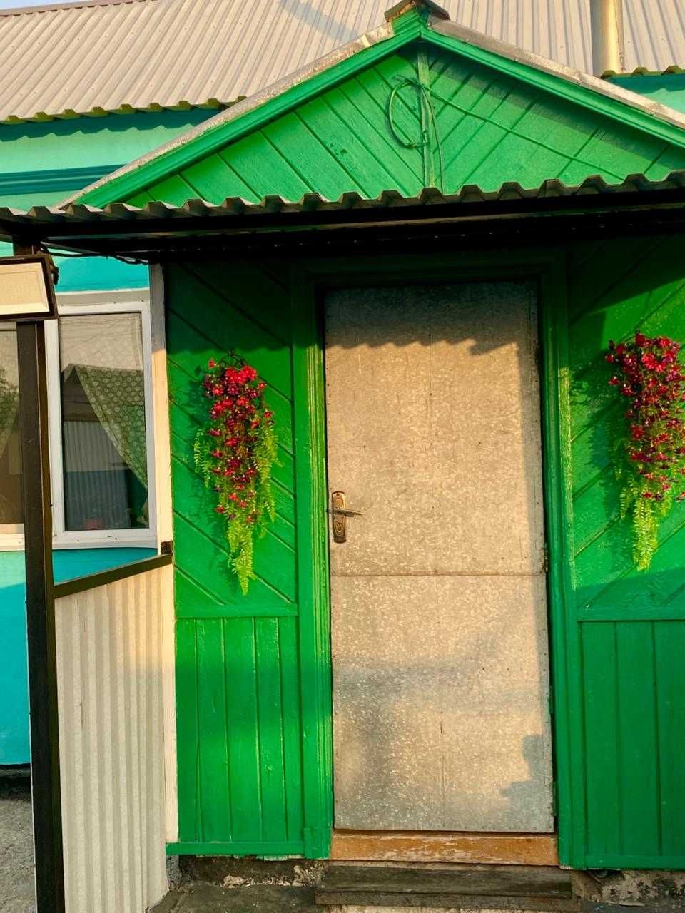 благоустроенный дом  светлый ухоженный
