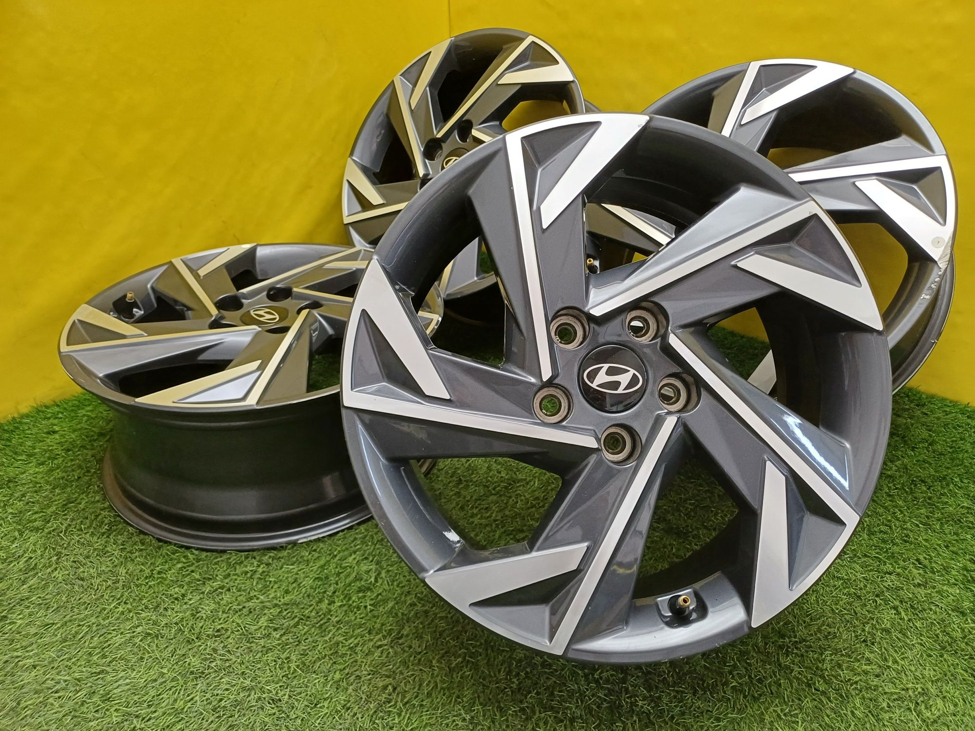 Диски R17 5×114.3 на Hyundai и другие.