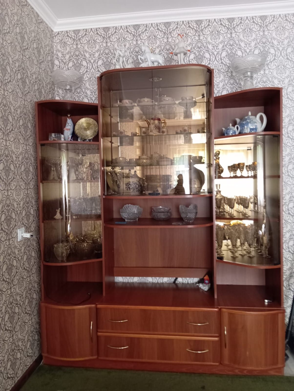 Стенка в отличном состоянии