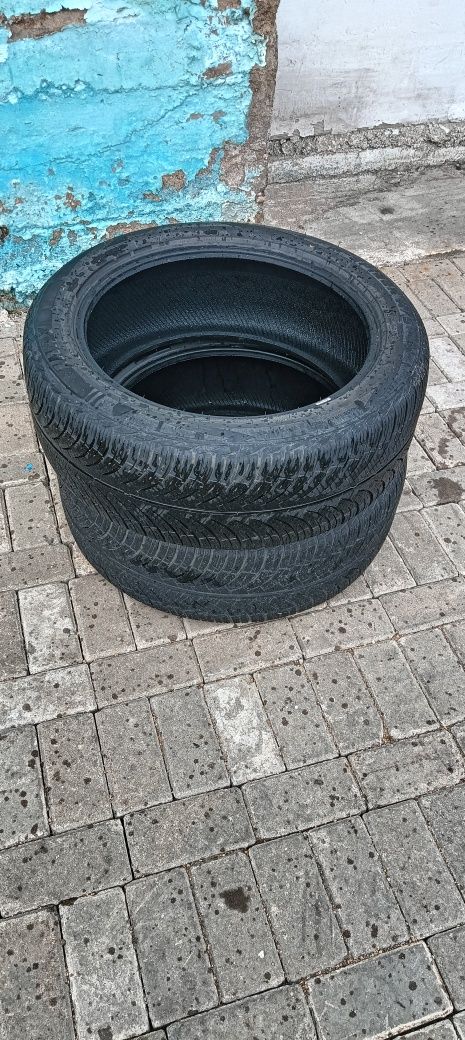 Продам шины недорого, всесезонка