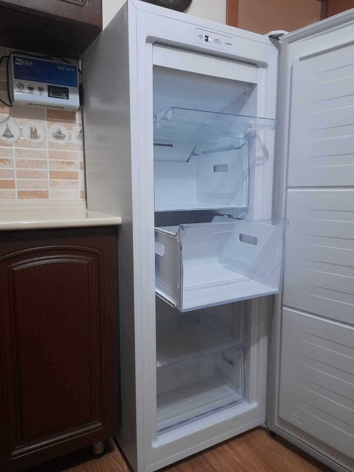 Морозильный шкаф Hisense белый (Новый)