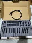MIDI-клавиатура AKAI Professional MPK MINI 3 GREY
