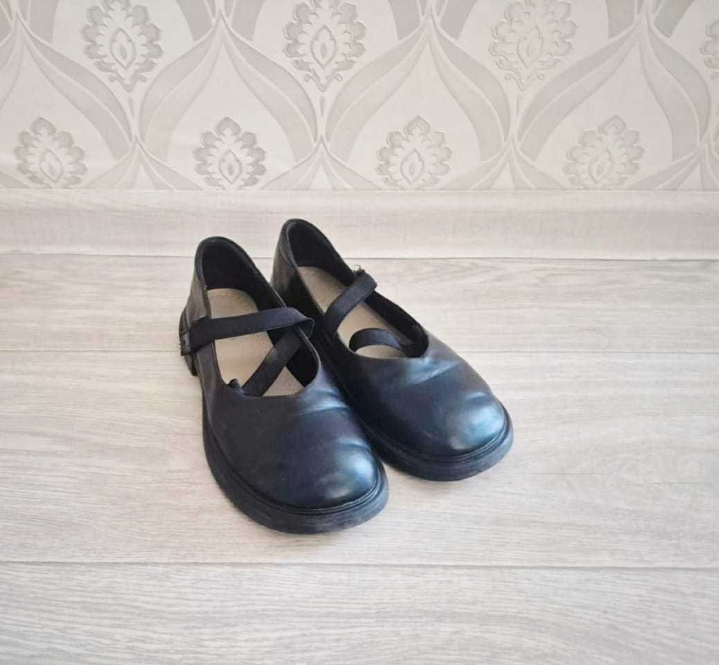 Продам 7 пар обуви размер 39