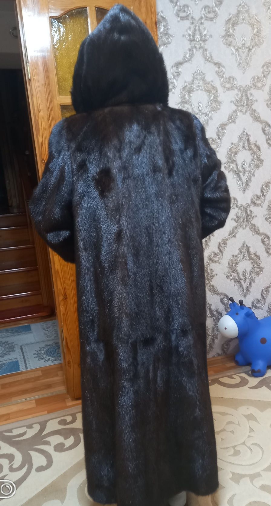Норковая шуба черный бриллиант.
