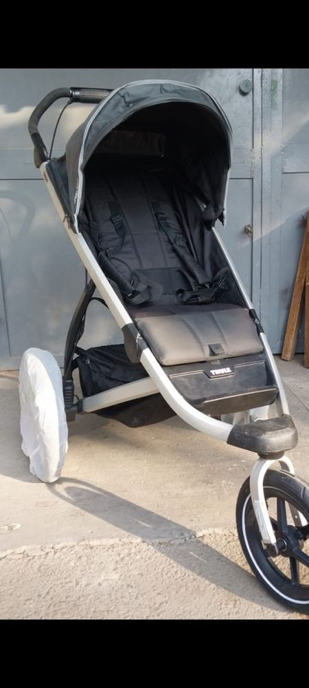 Коляска прогулочная Thule Urban Glide, серая