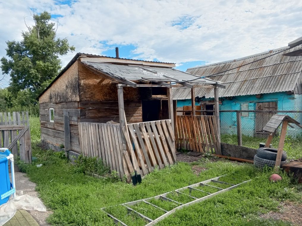 Продам  два дома в Прапорщиково на одной ограде.