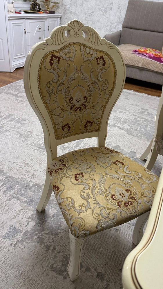 продам стол со стульями за 130К