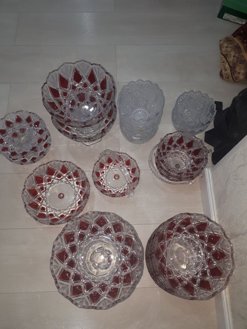 Сервис новый срочно продам