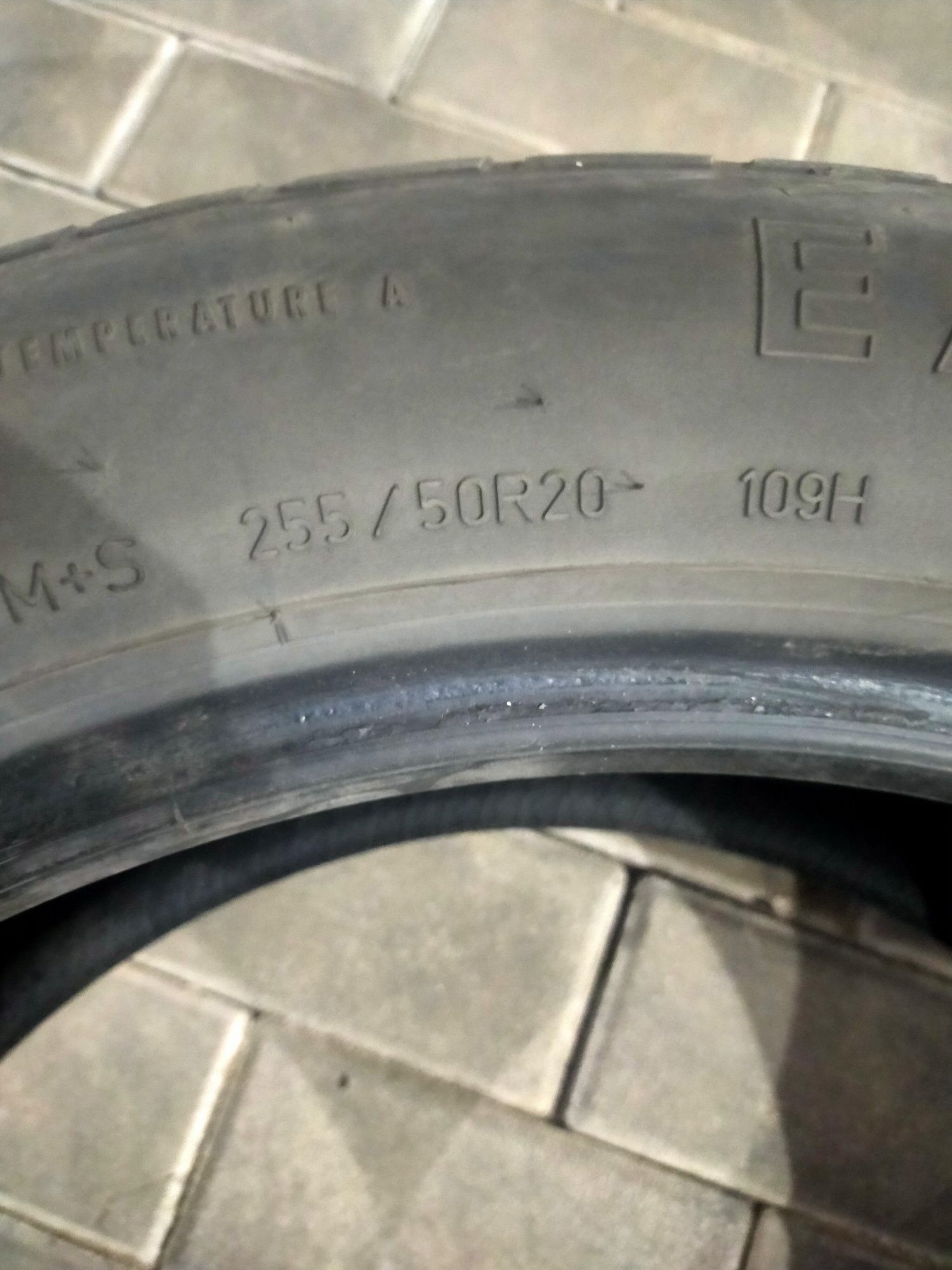 Продам шины 255. 50 R 20