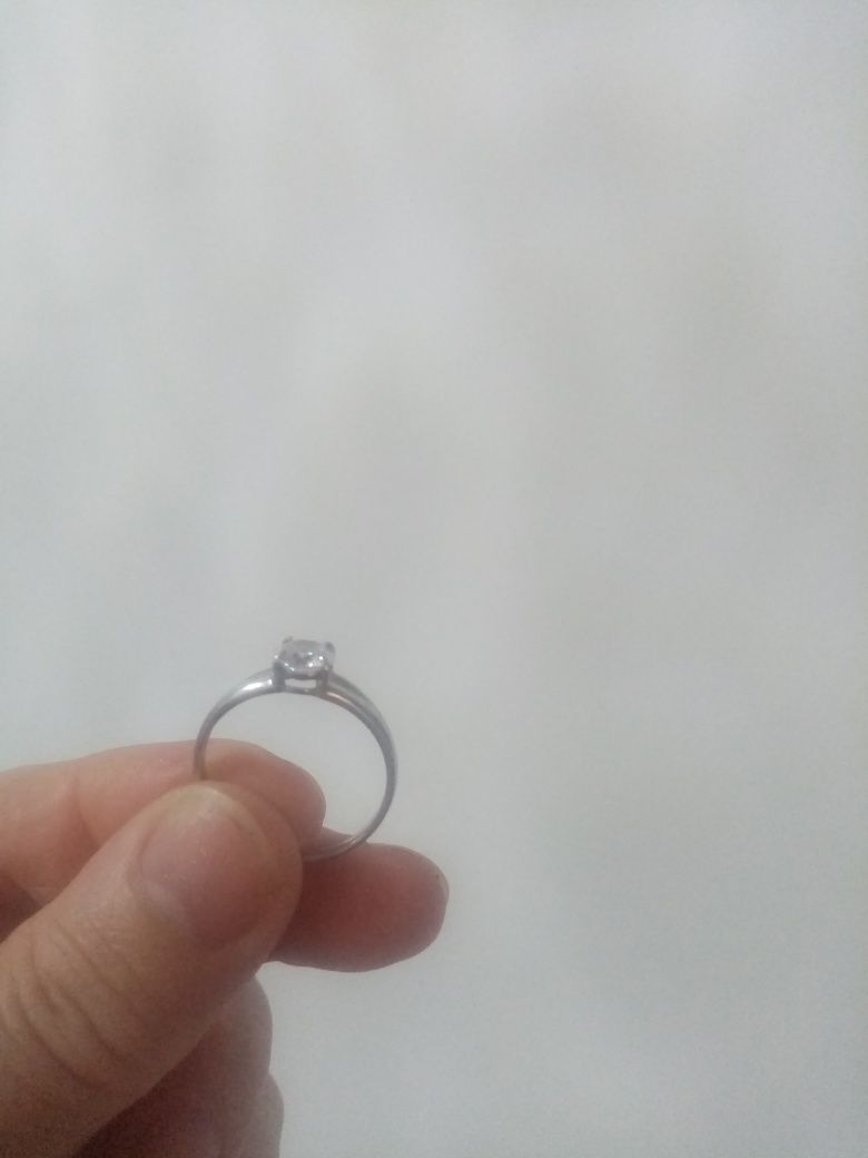 Продам новые серьги бижутерию кольцо серебро