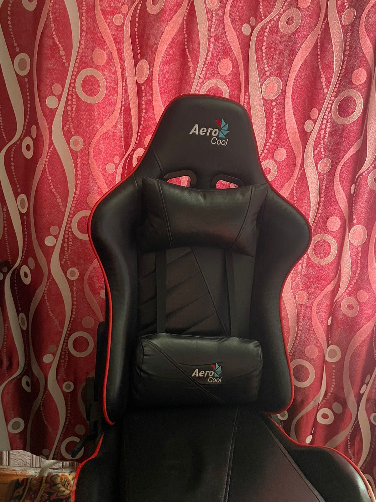 Продам игровое кресло Aerocool
