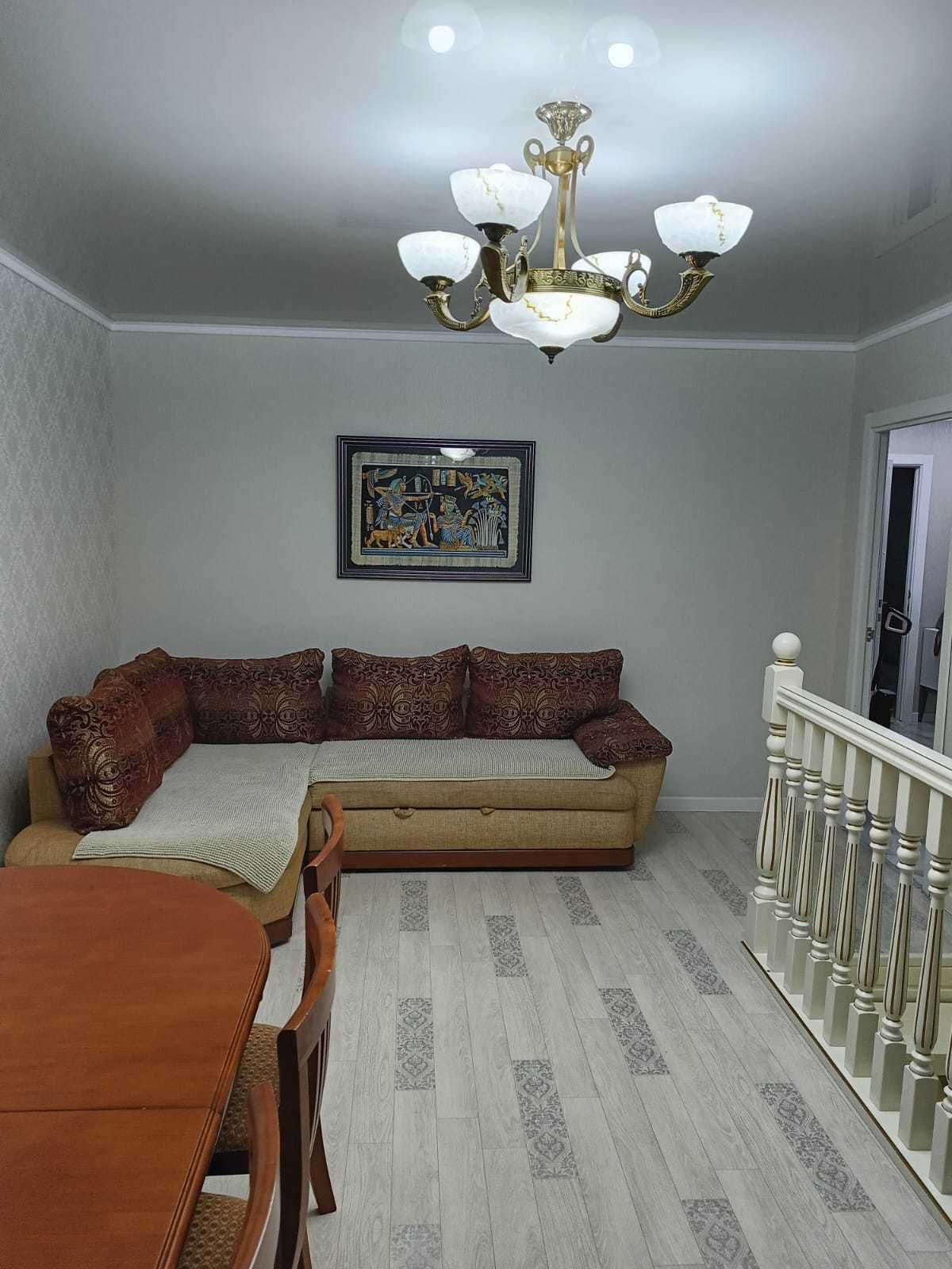 Продам 4х комнатную квартиру в 2х уровнях  в 5 мкр.