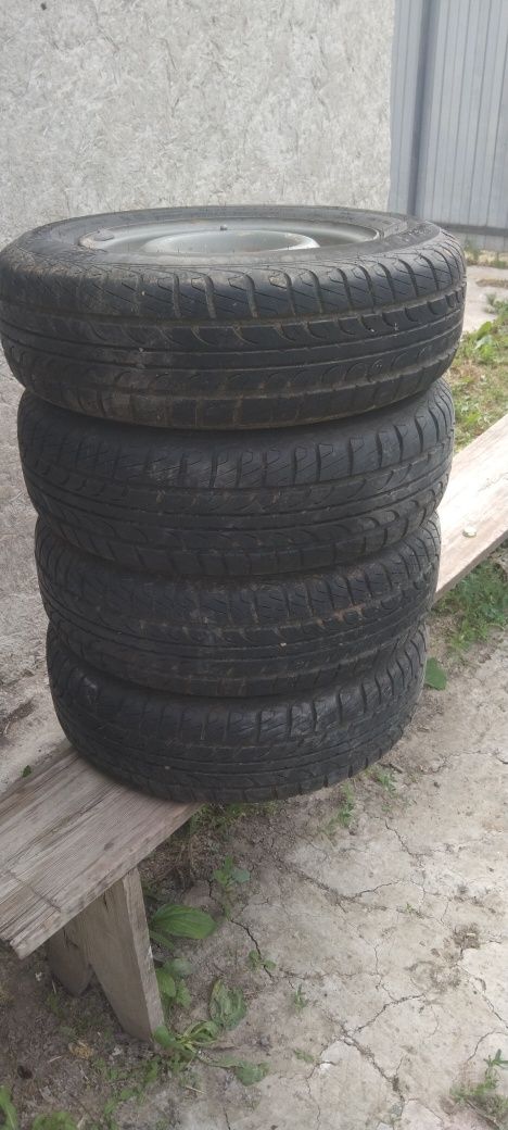 Продам комплект колес