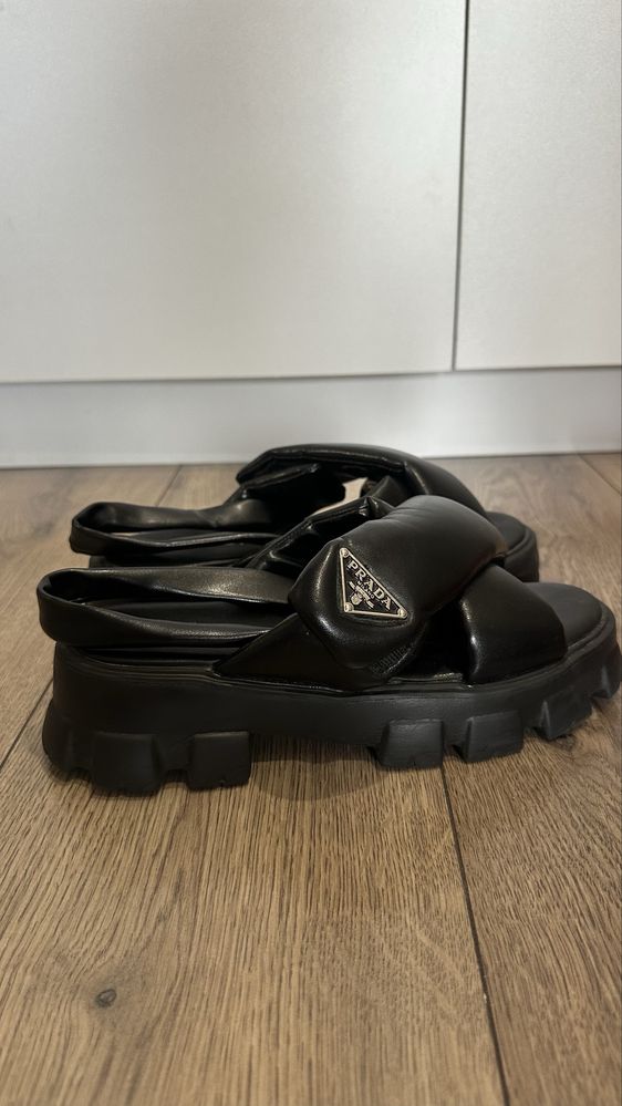 Удобные сандали под Prada