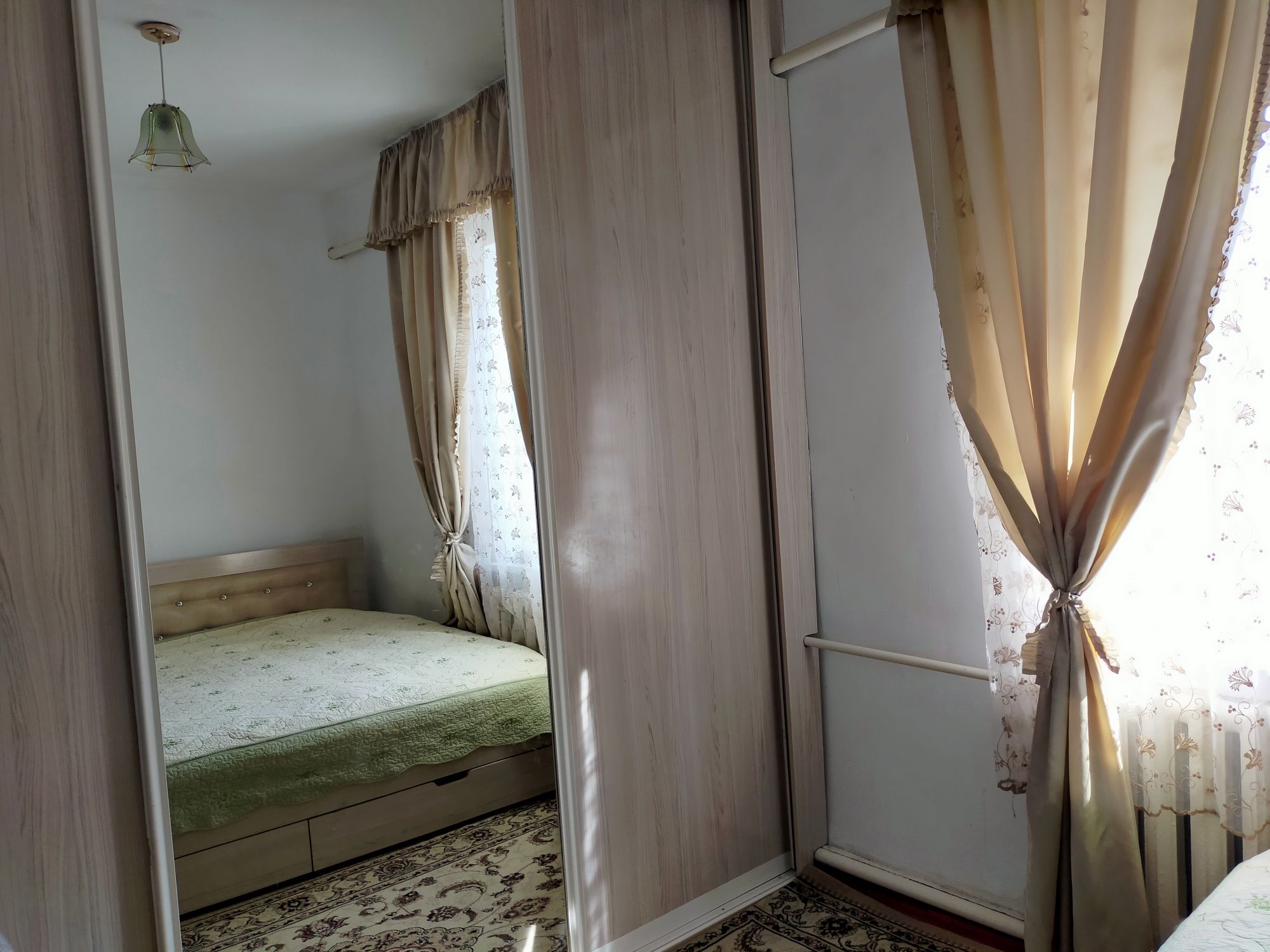 Сарыкемерде орталықта Сапаралиев көшесі 42 үй барлық жағдайы жасалған