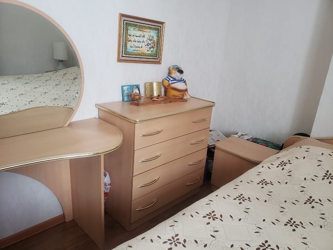 Продам спальный гарнитур