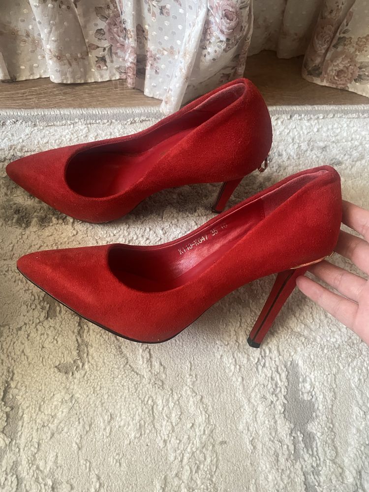 Продам туфли 35р
